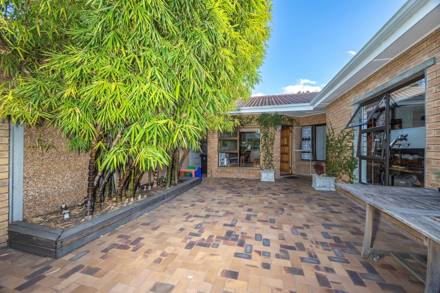 To Let 2 Bedroom Property for Rent in Sonstraal Heights Western Cape